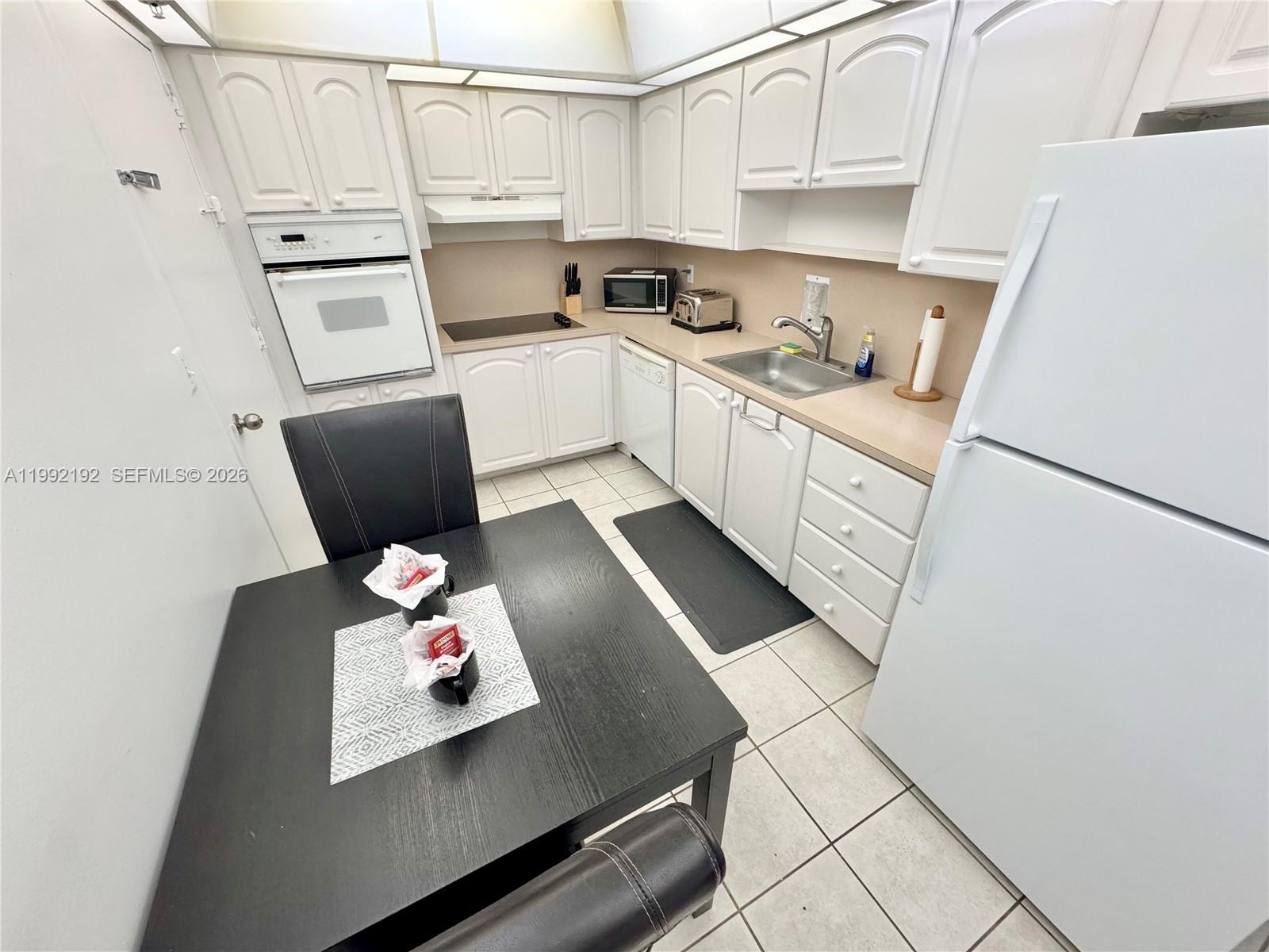 3901 S Ocean Drive 15c Property Photo 5