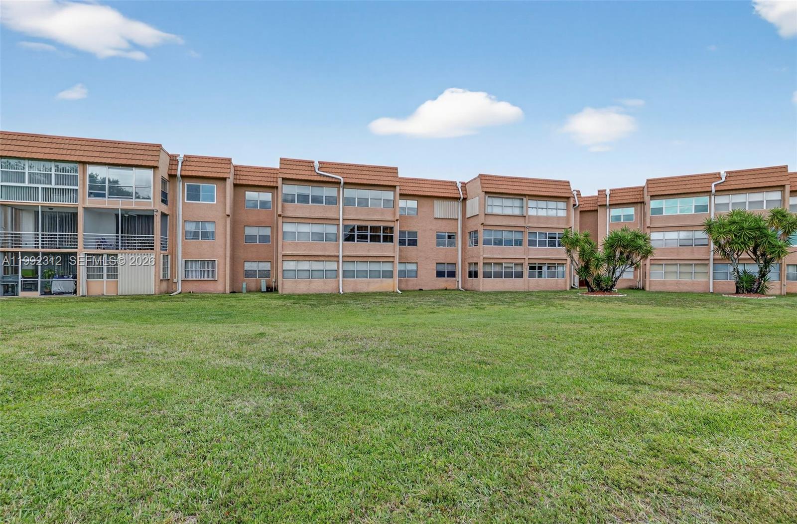 9821 Sunrise Lakes Boulevard 107 Property Photo 20