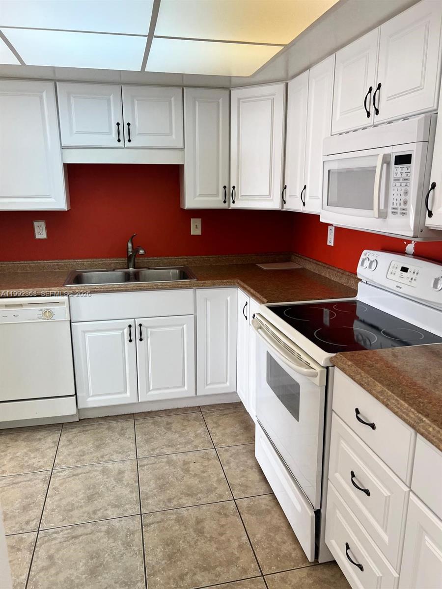 18011 Biscayne Boulevard 903 Property Photo 2