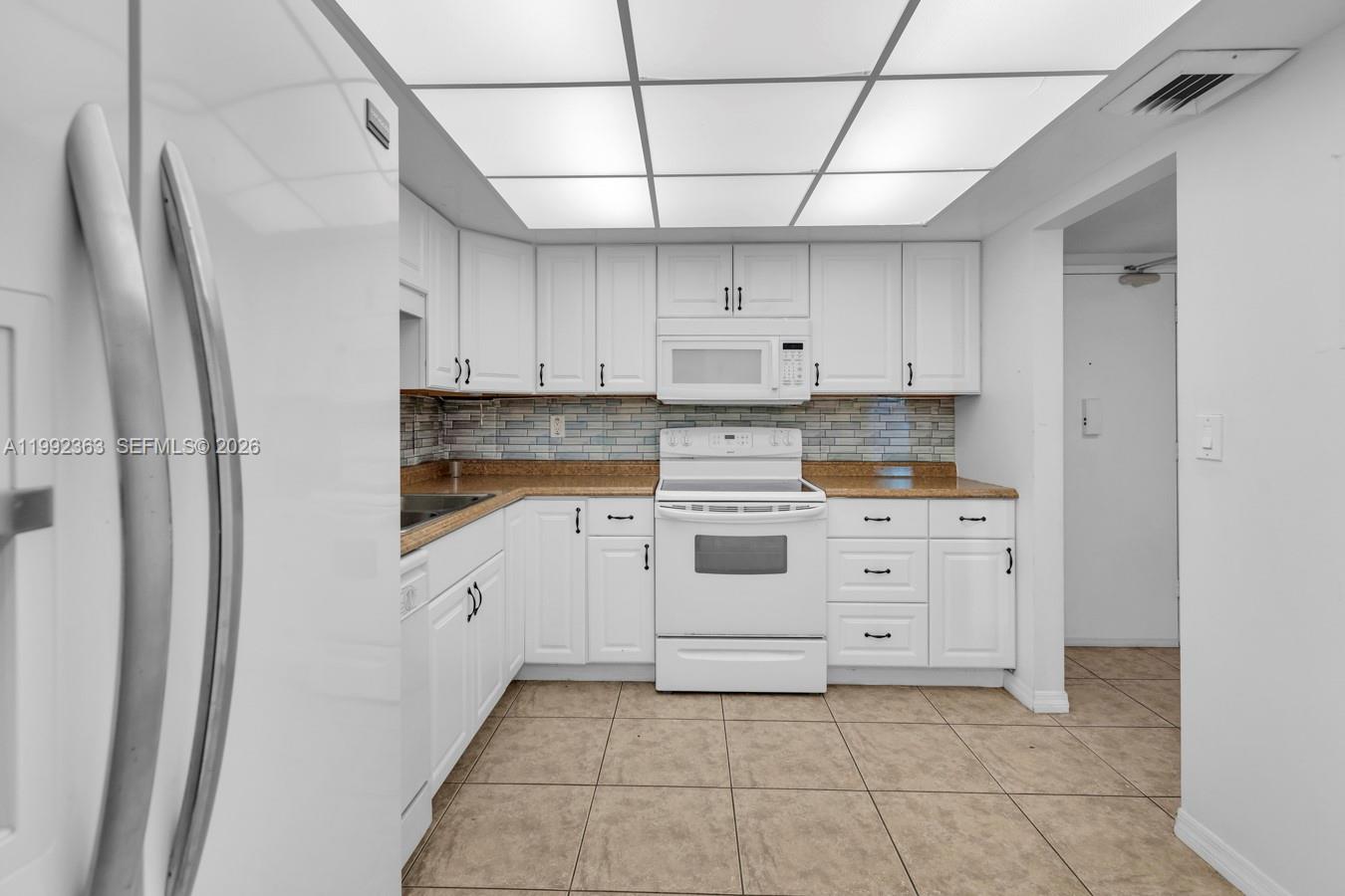 18011 Biscayne Boulevard 903 Property Photo 4