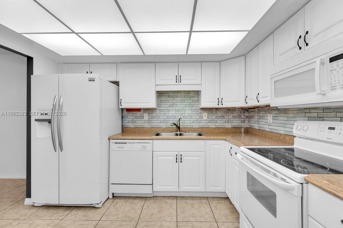 18011 Biscayne Boulevard 903 Property Photo 5