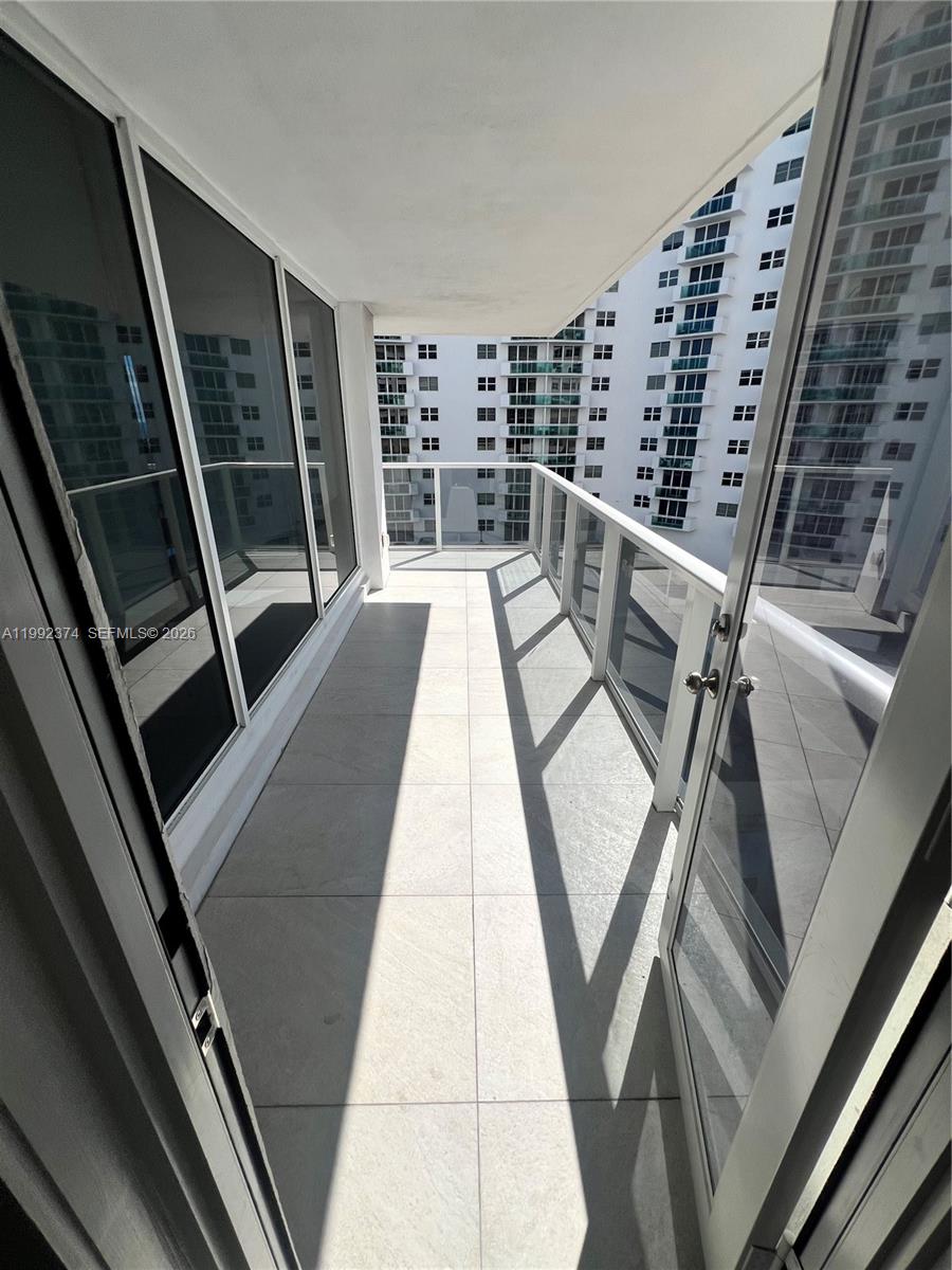 2751 S Ocean Drive 508s Property Photo 16