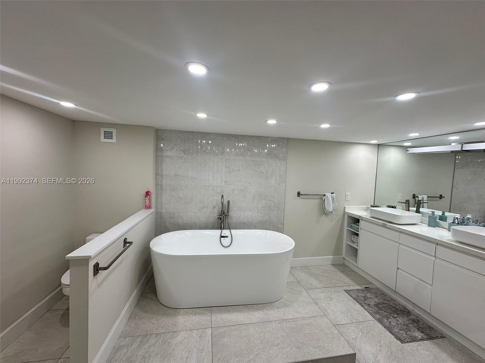 2751 S Ocean Drive 508s Property Photo 48