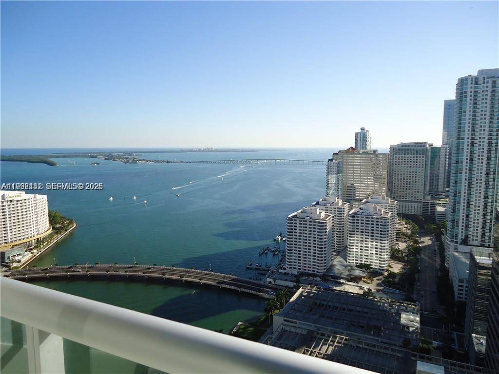 495 Brickell Avenue 3909 Property Photo 2