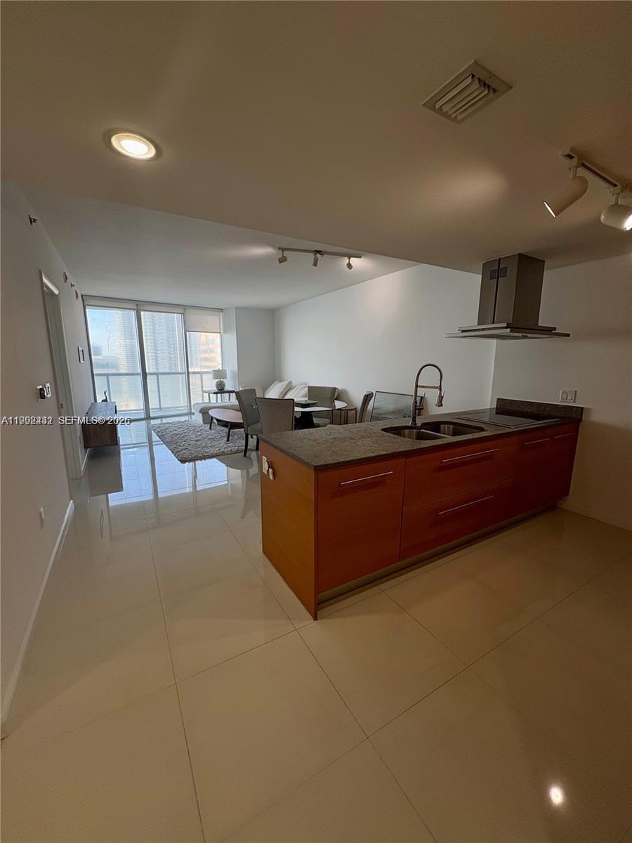 495 Brickell Avenue 3909 Property Photo 3
