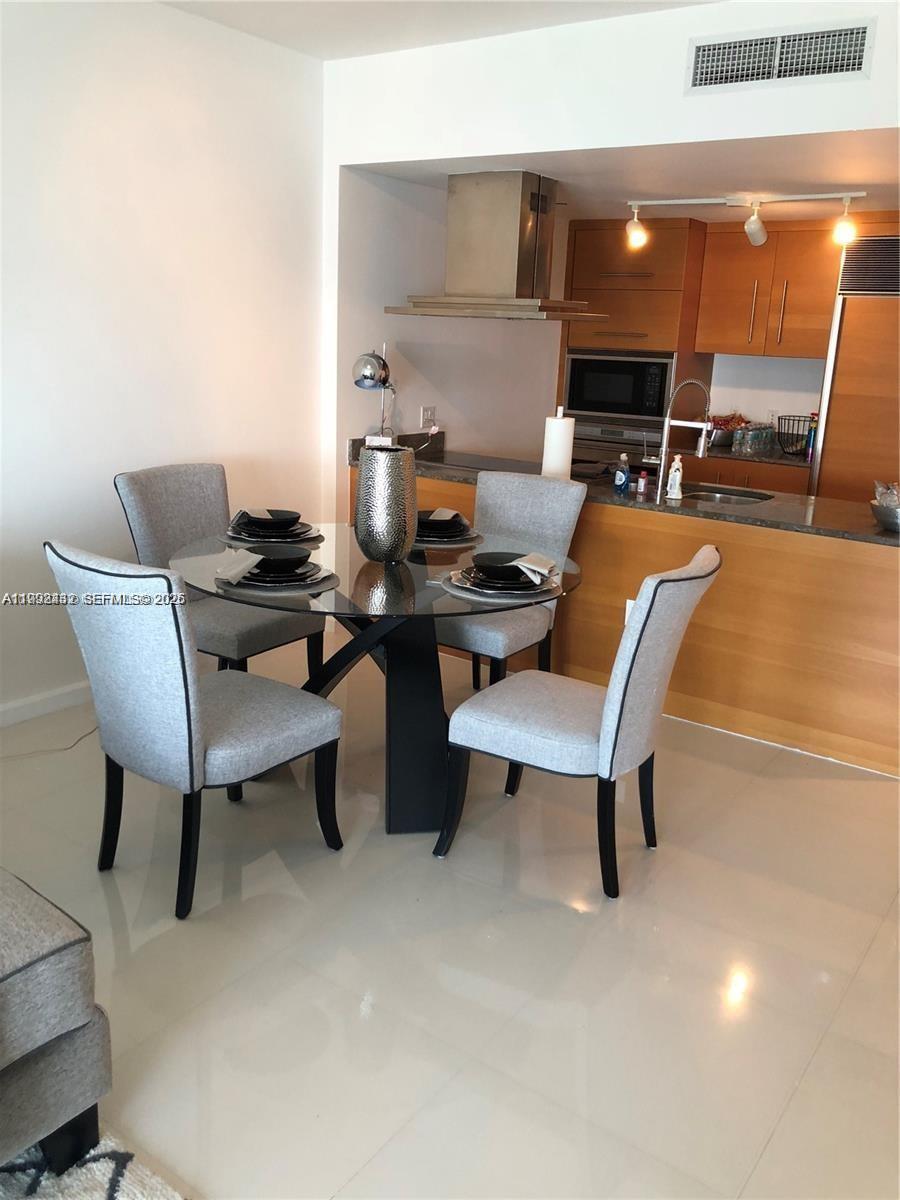 495 Brickell Avenue 3909 Property Photo 5