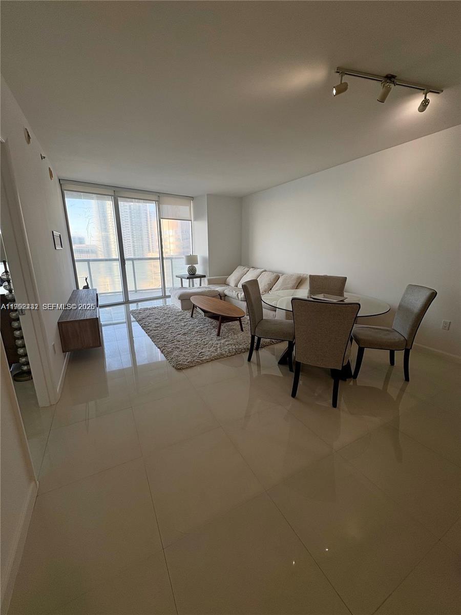 495 Brickell Avenue 3909 Property Photo 6
