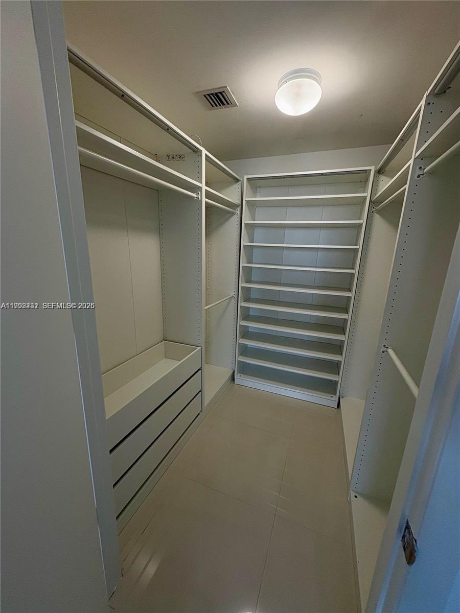 495 Brickell Avenue 3909 Property Photo 10