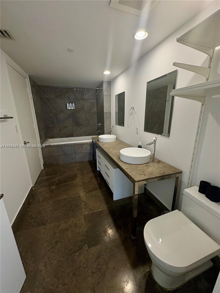 495 Brickell Avenue 3909 Property Photo 11