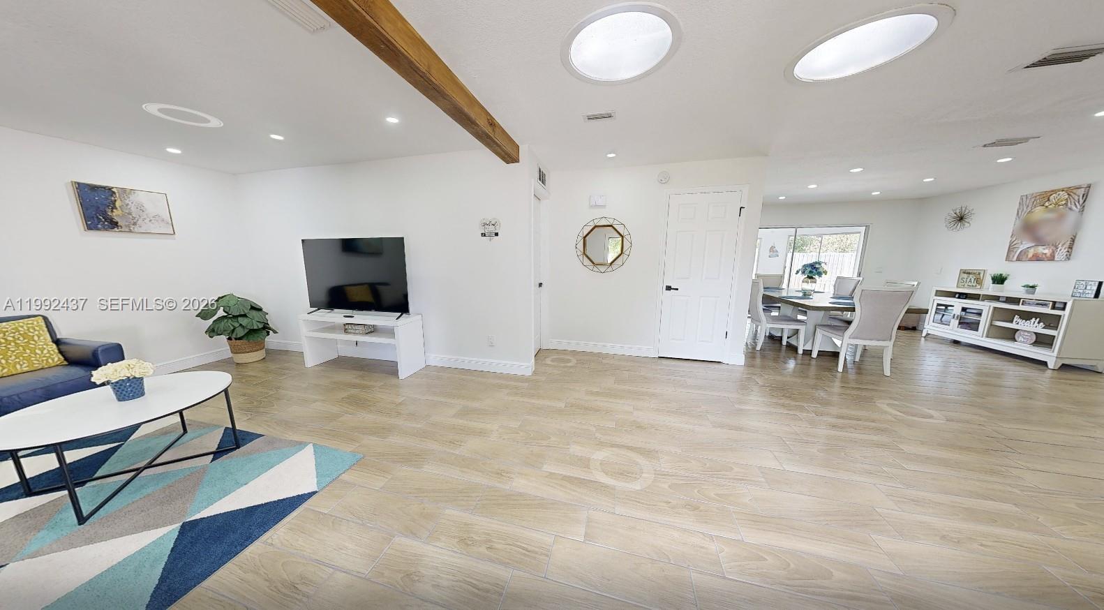 8622 Baylor Circle Property Photo 4