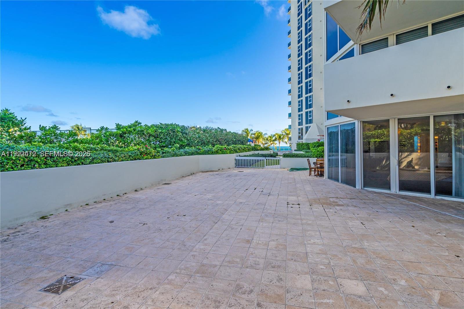 19333 Collins Avenue 304 Property Photo 7