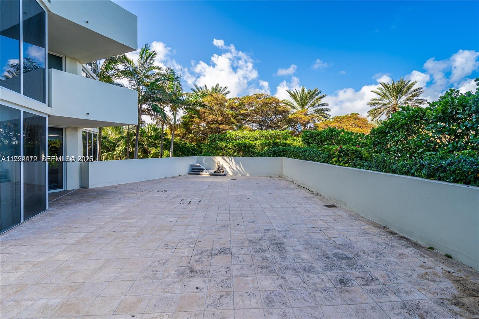 19333 Collins Avenue 304 Property Photo 8