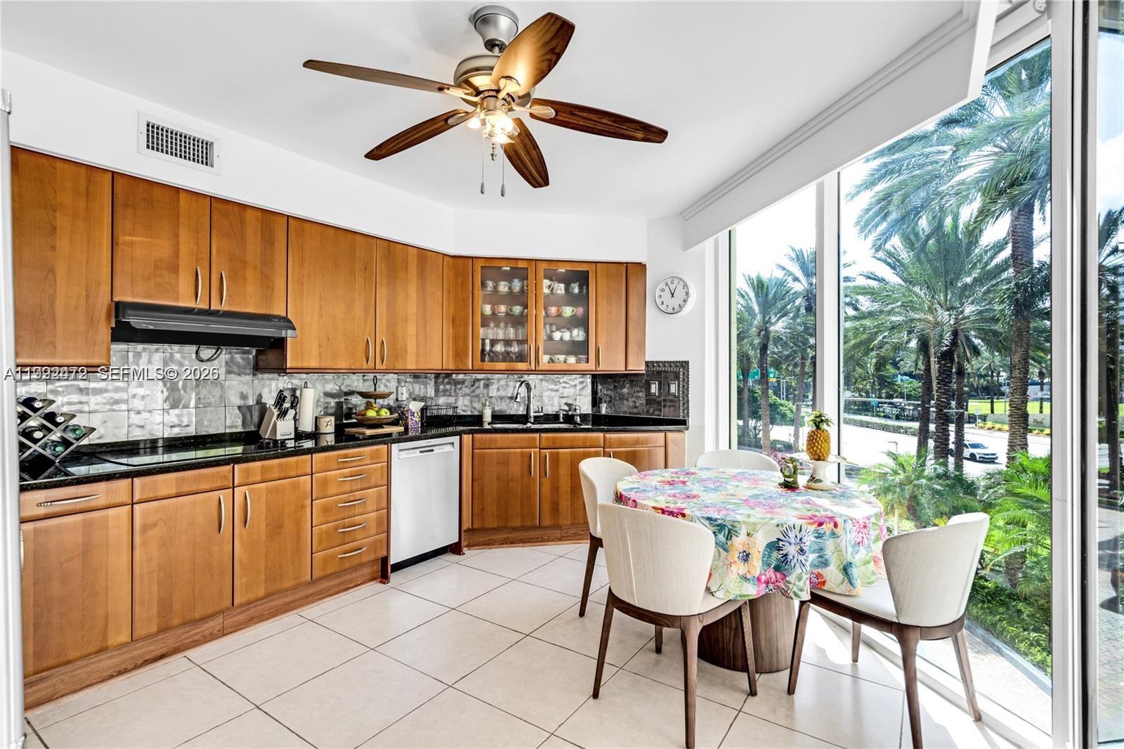 19333 Collins Avenue 304 Property Photo 11