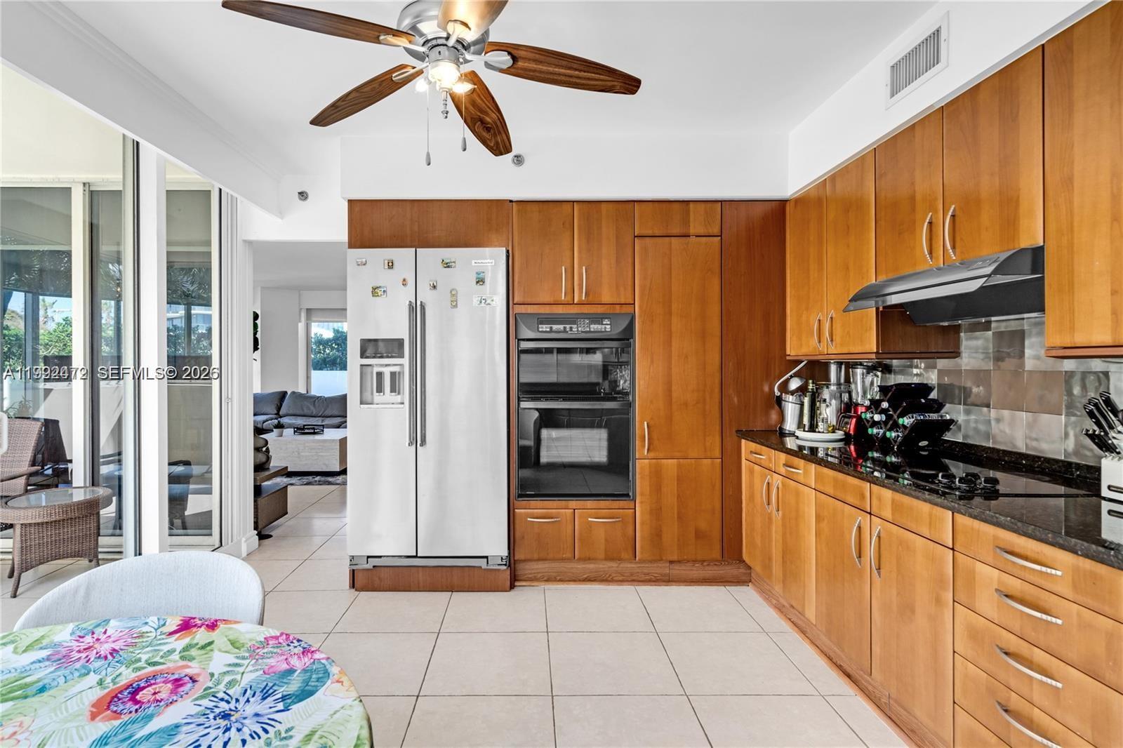 19333 Collins Avenue 304 Property Photo 12