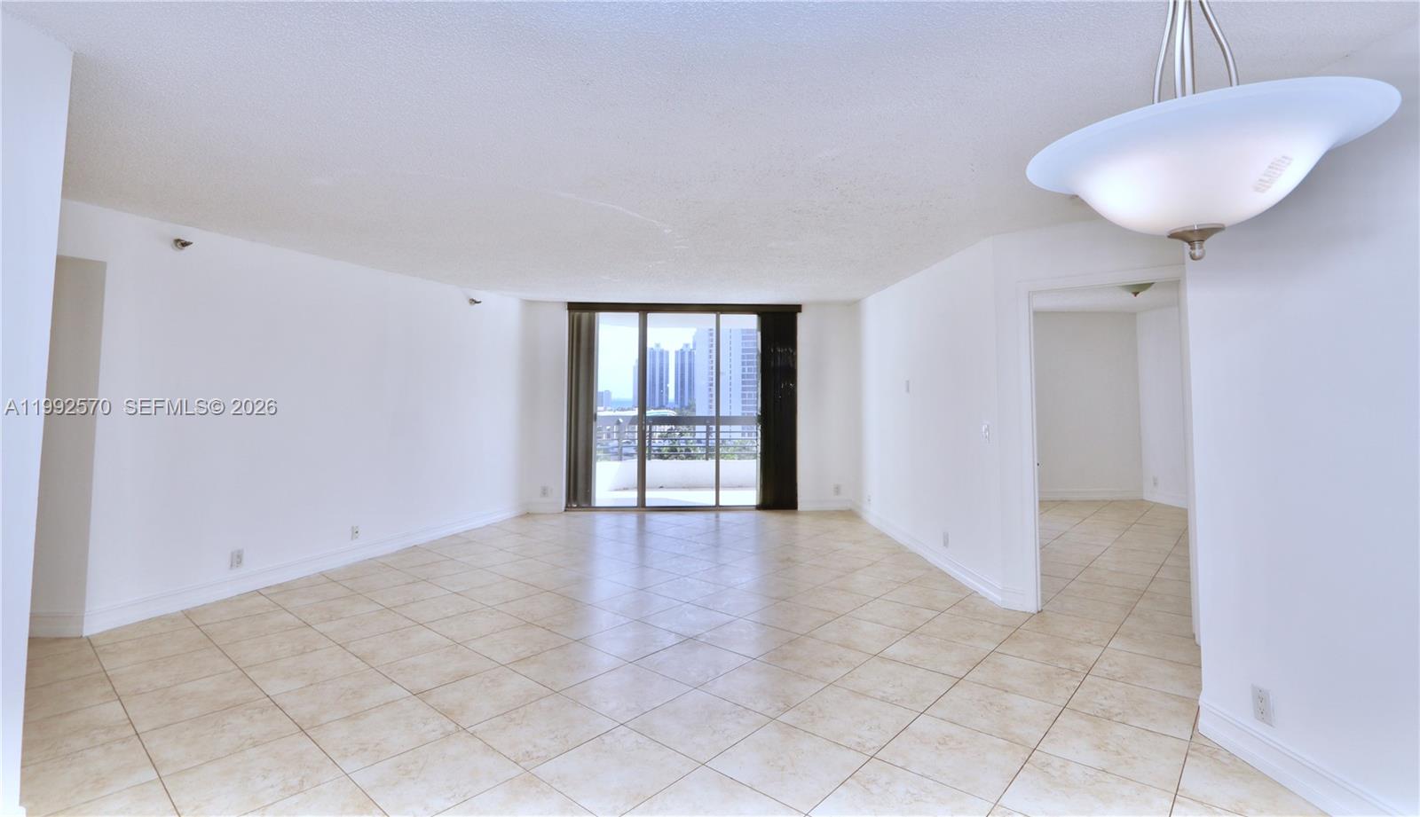 3500 Mystic Pointe Drive 1207 Property Photo 1