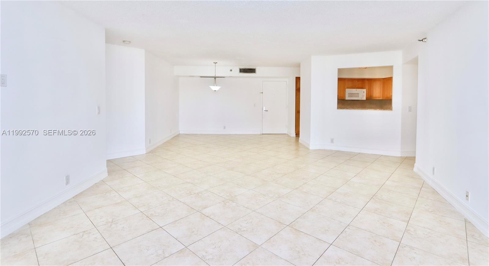 3500 Mystic Pointe Drive 1207 Property Photo 2