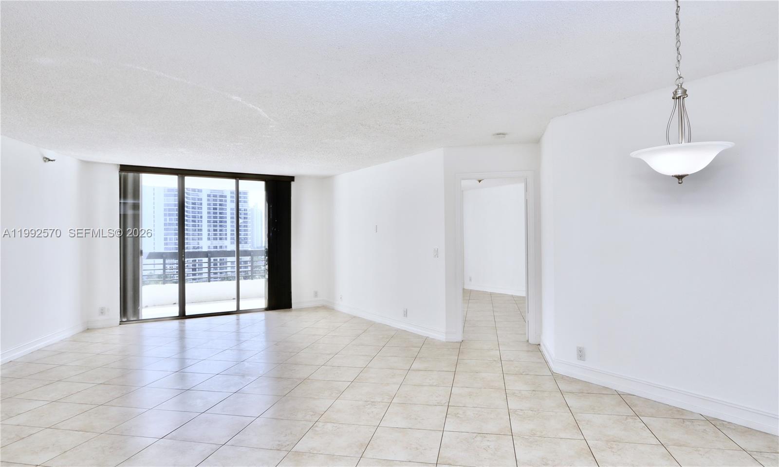 3500 Mystic Pointe Drive 1207 Property Photo 3