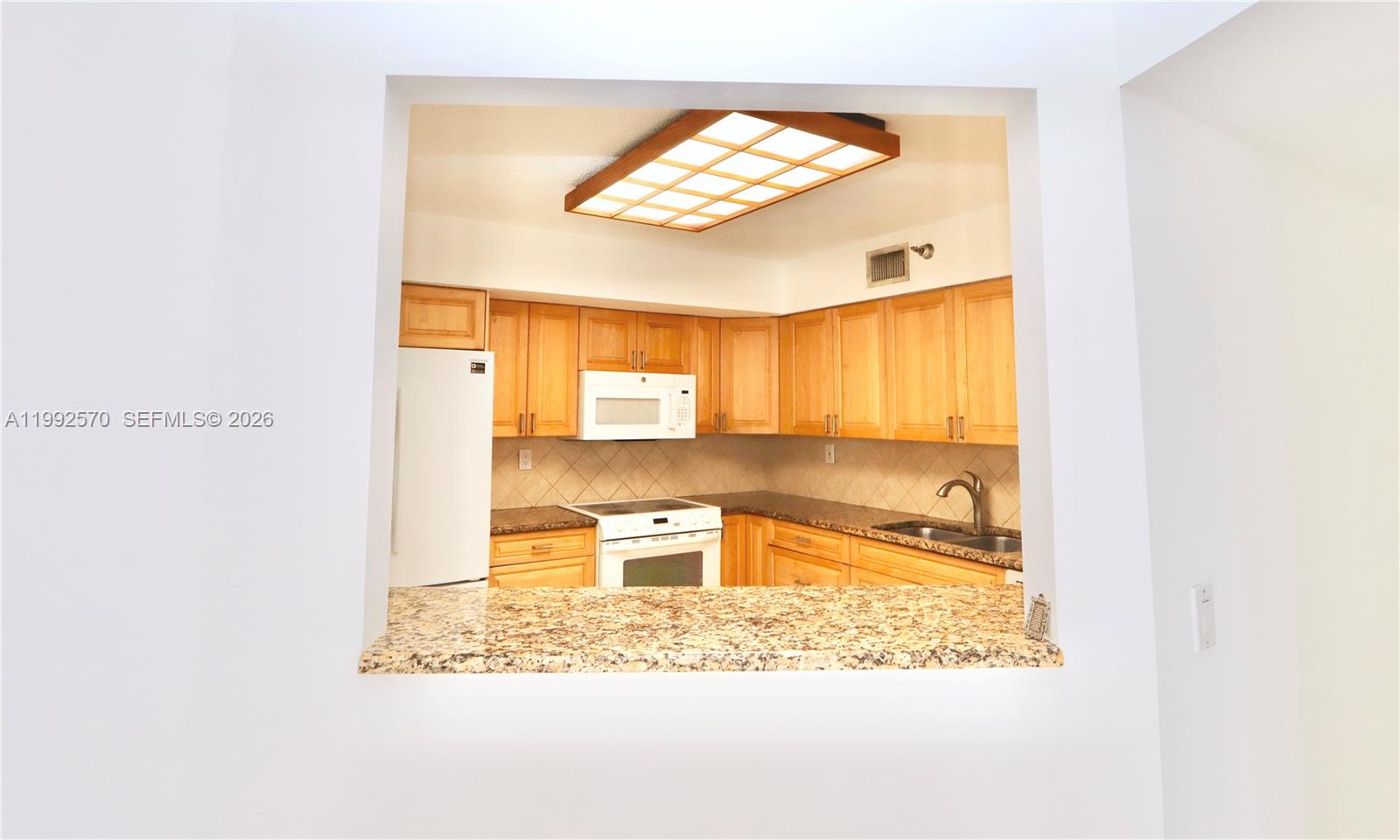 3500 Mystic Pointe Drive 1207 Property Photo 6