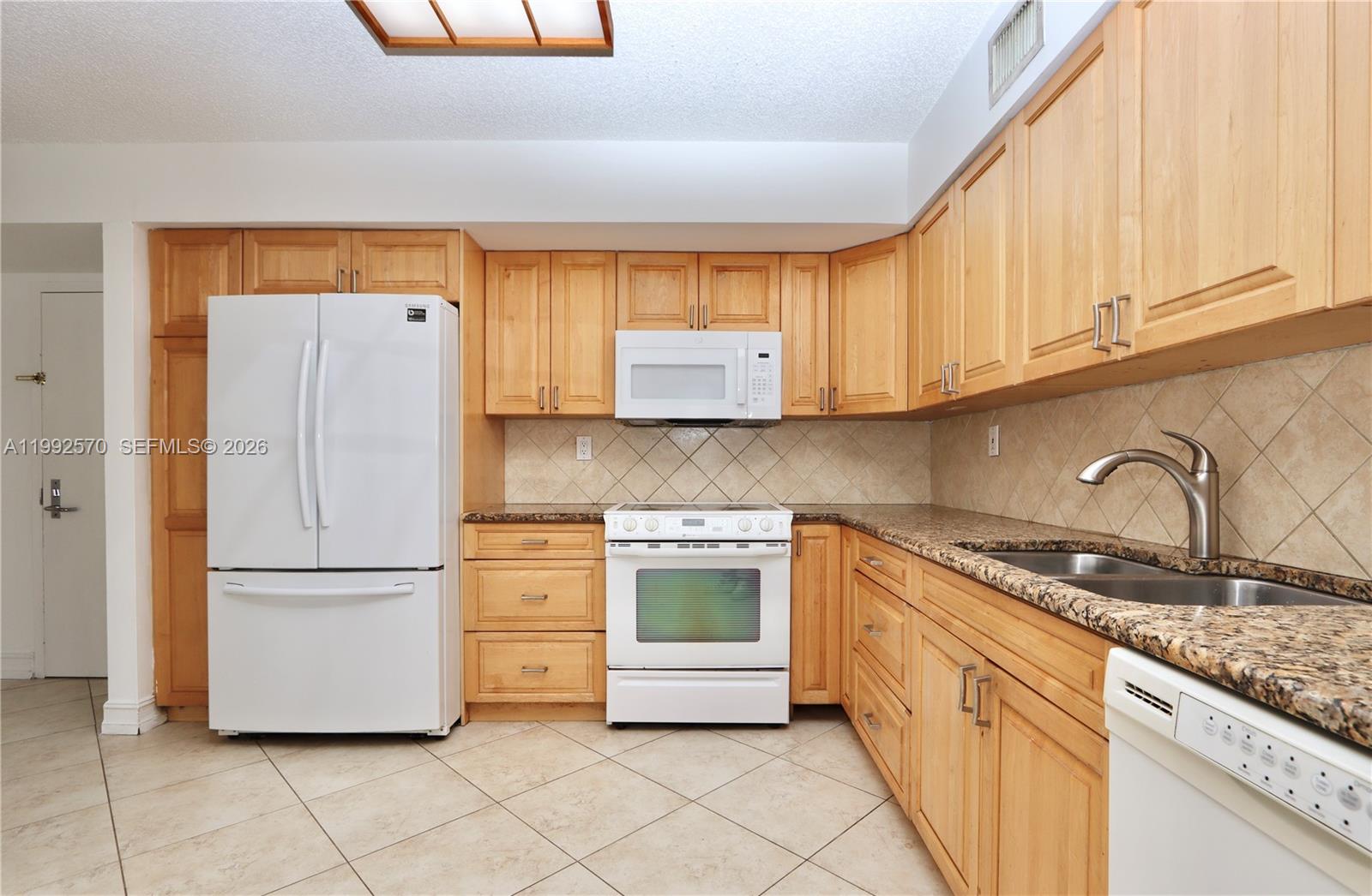 3500 Mystic Pointe Drive 1207 Property Photo 11