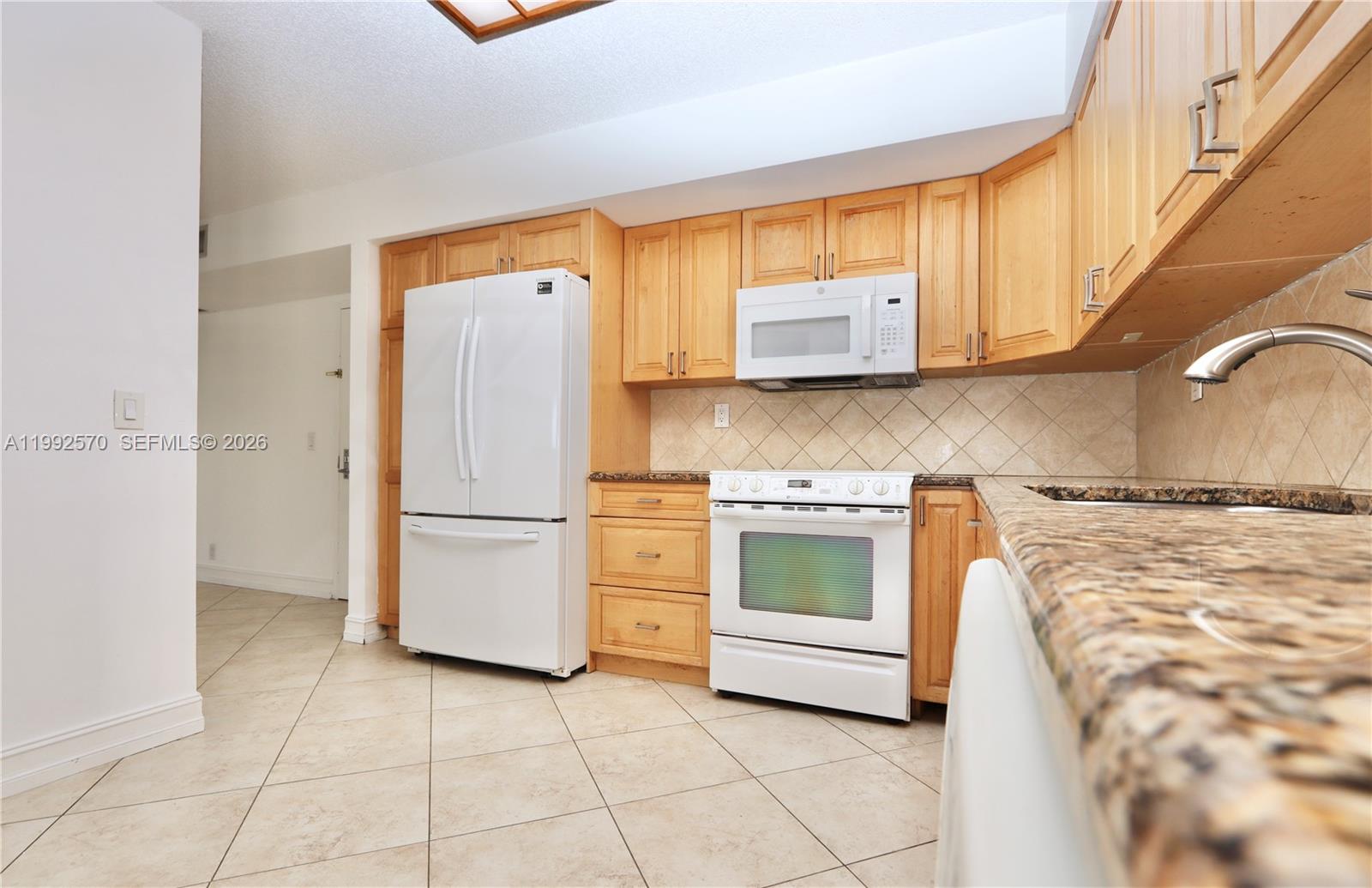 3500 Mystic Pointe Drive 1207 Property Photo 12