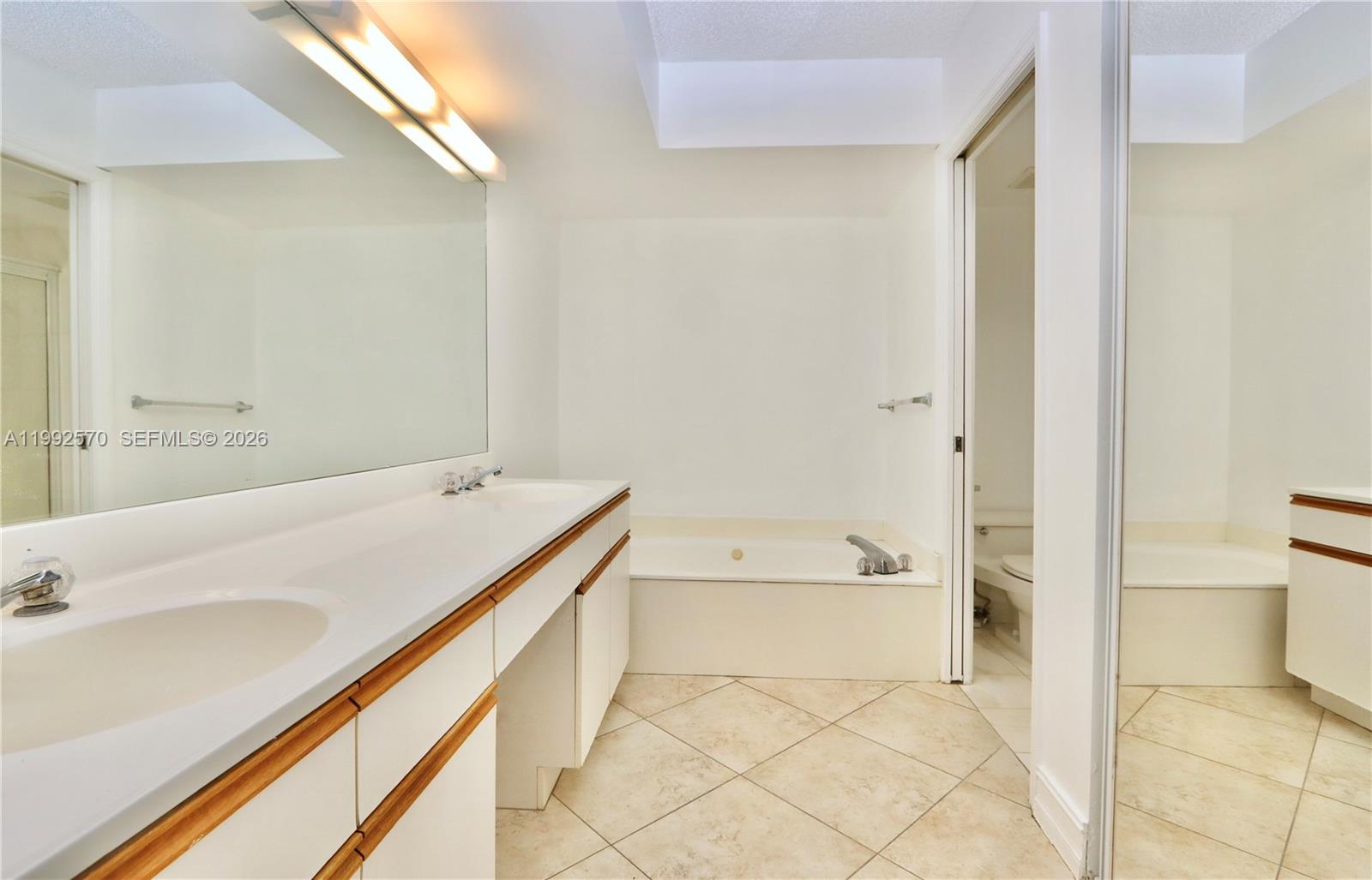 3500 Mystic Pointe Drive 1207 Property Photo 17