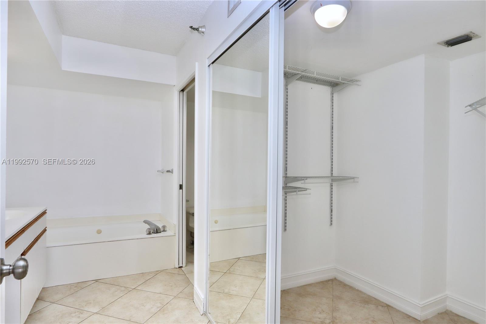 3500 Mystic Pointe Drive 1207 Property Photo 19
