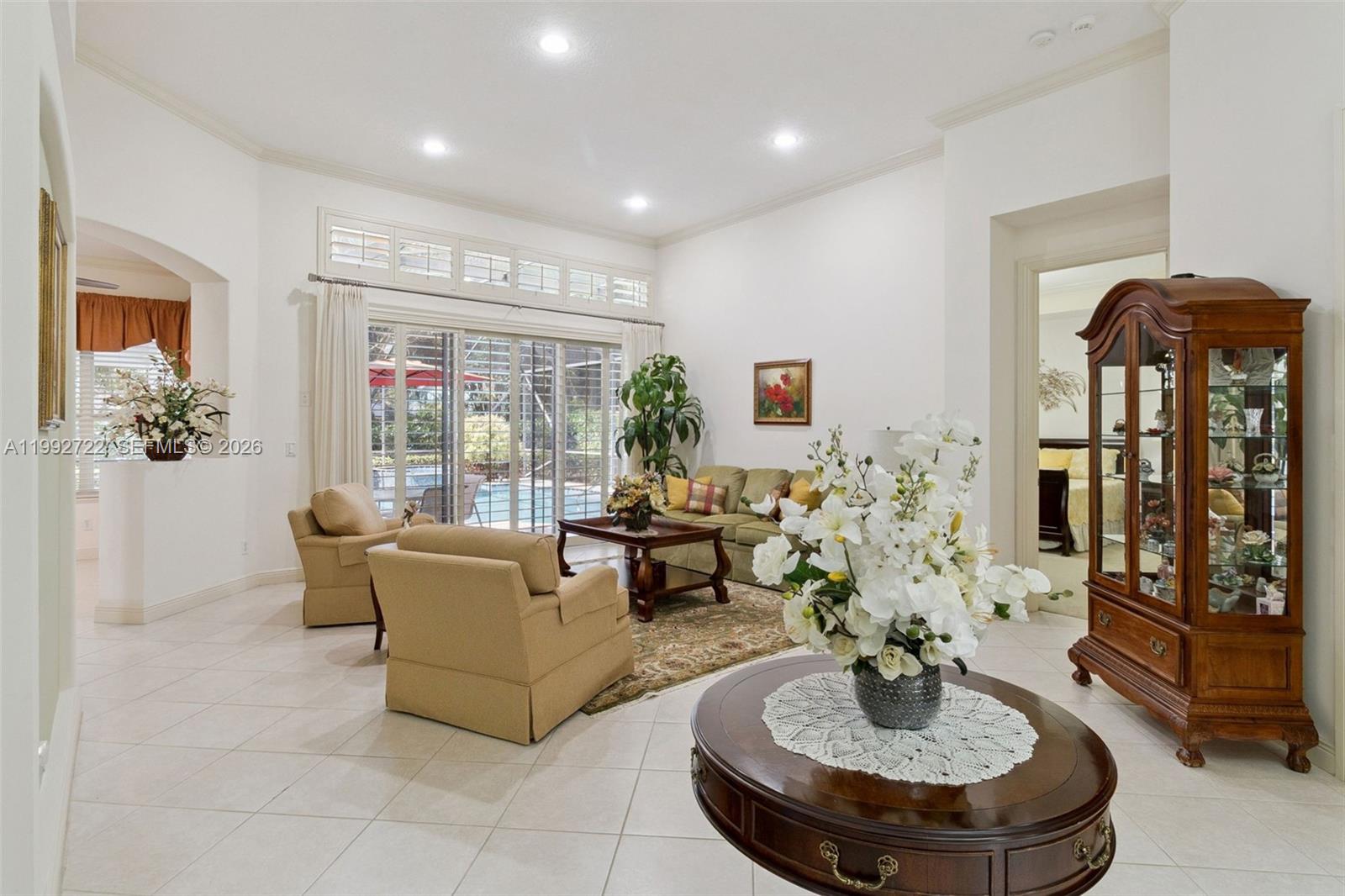 A11992722 Property Photo 6