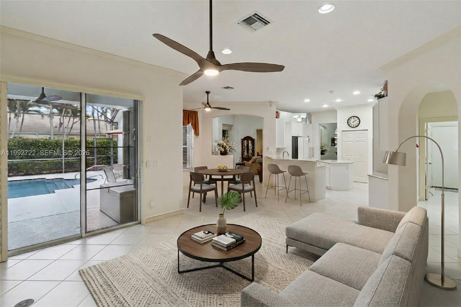 A11992722 Property Photo 8
