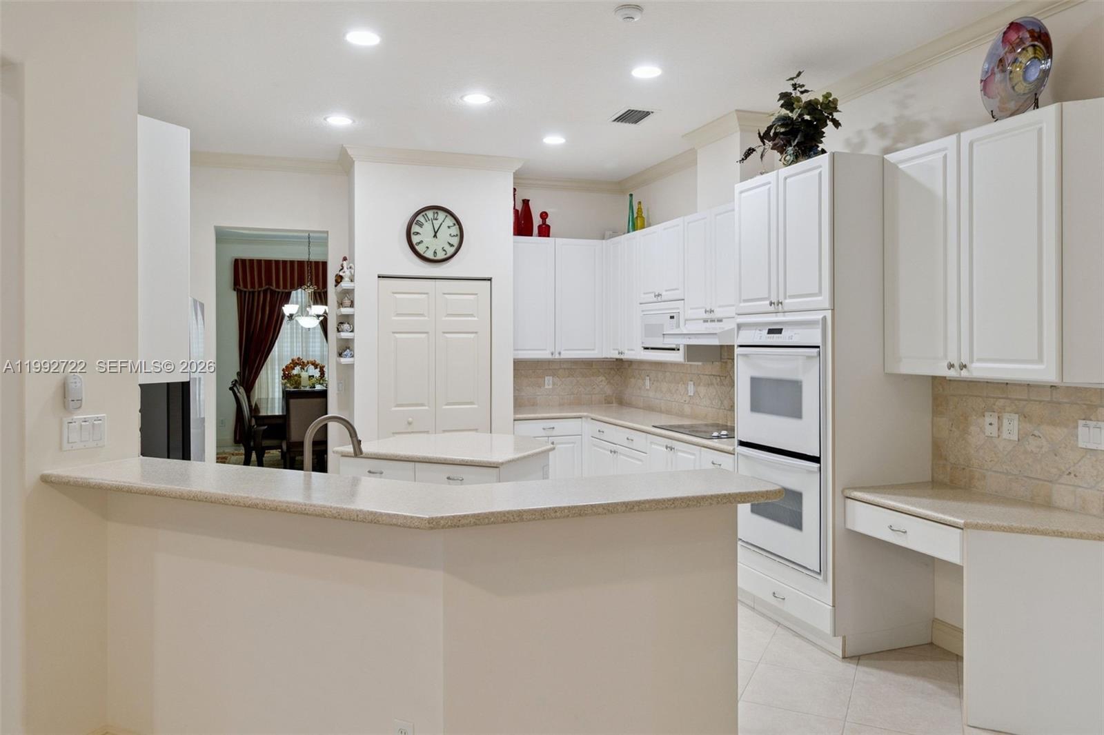 A11992722 Property Photo 13