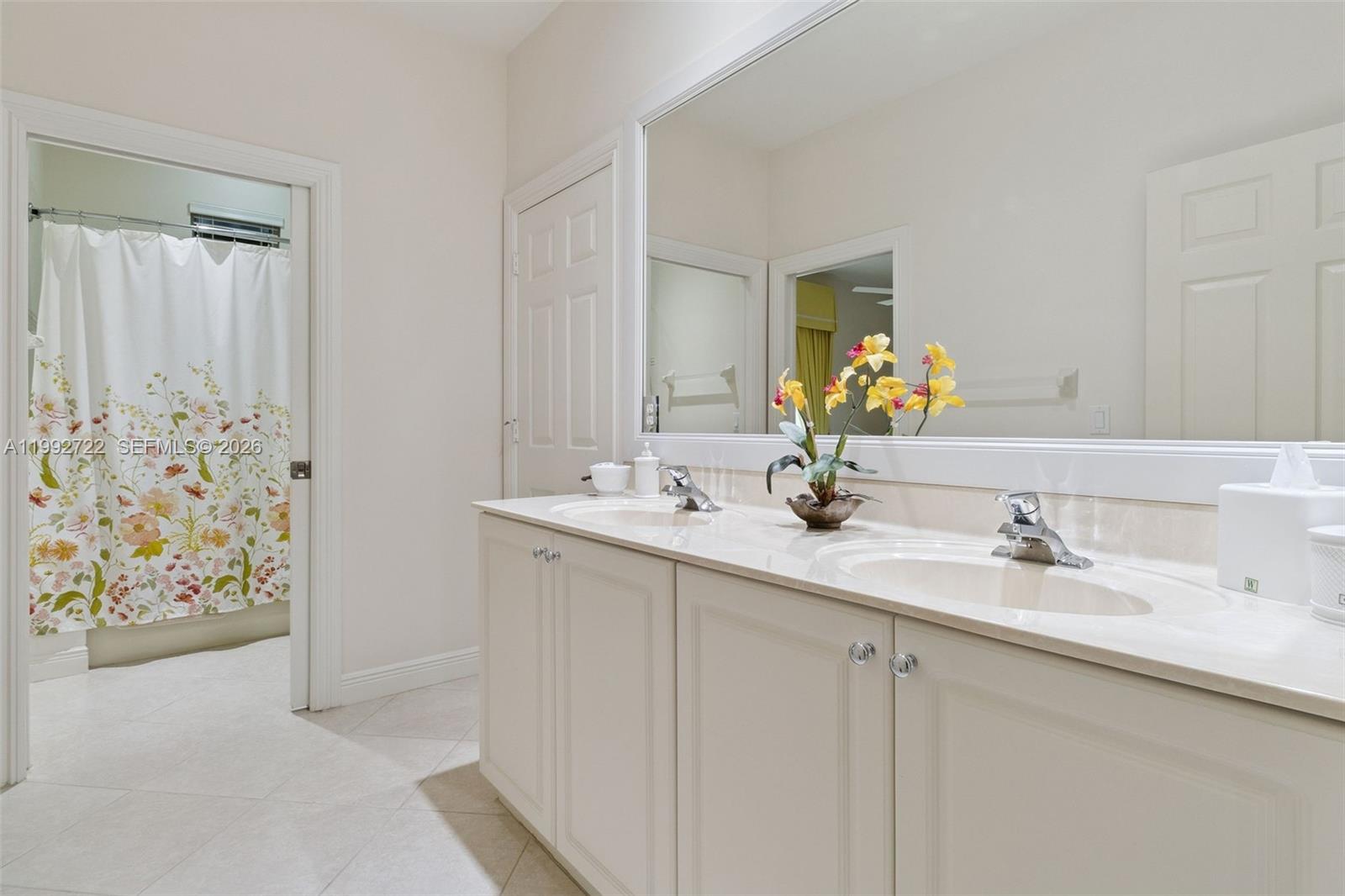 A11992722 Property Photo 22
