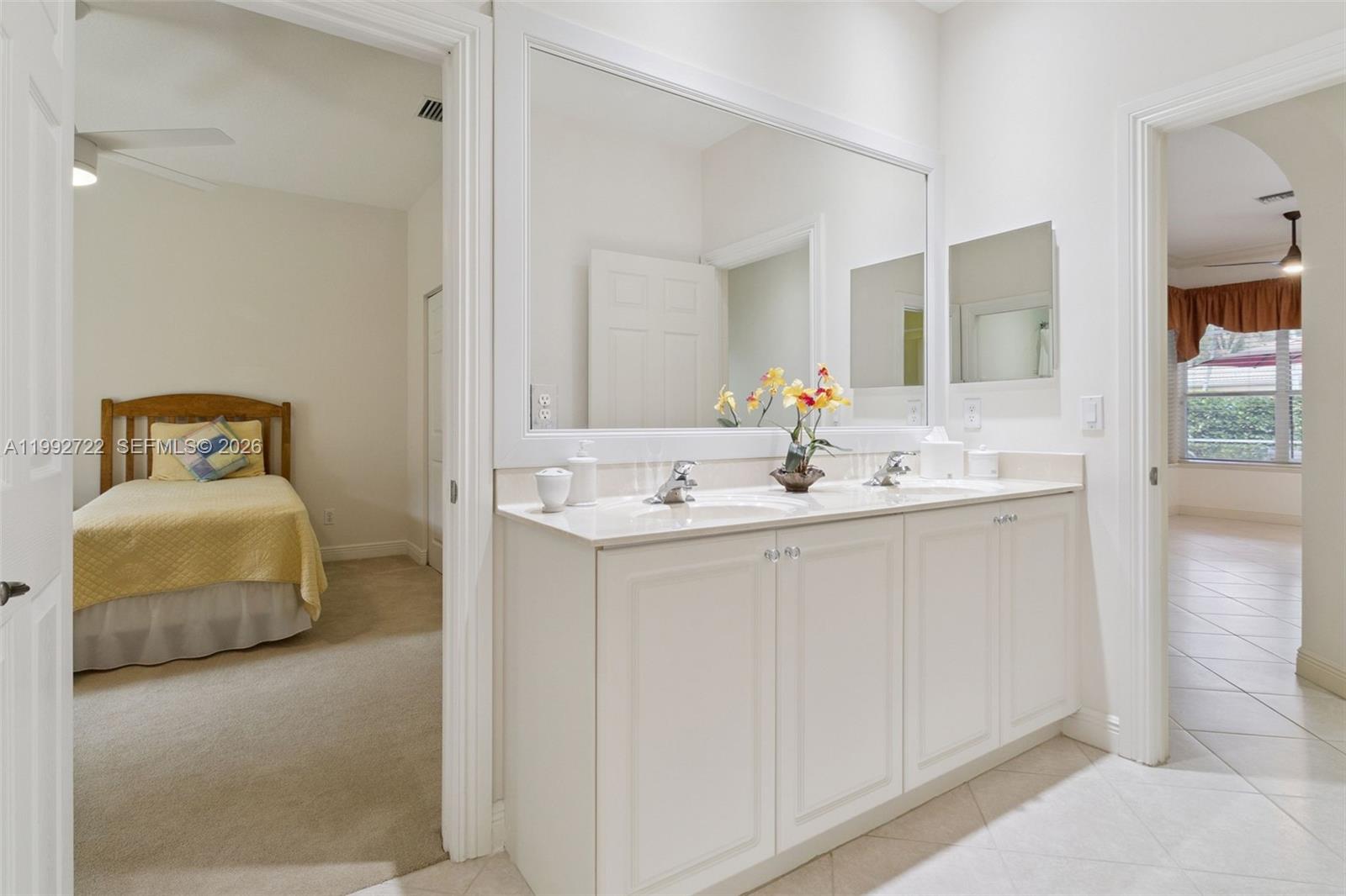A11992722 Property Photo 23