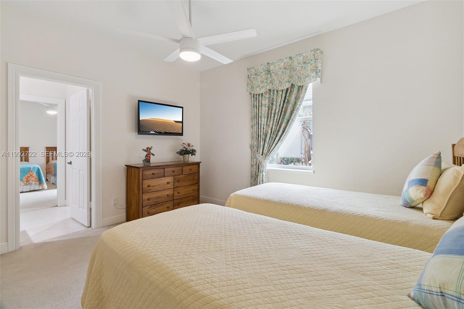 A11992722 Property Photo 25