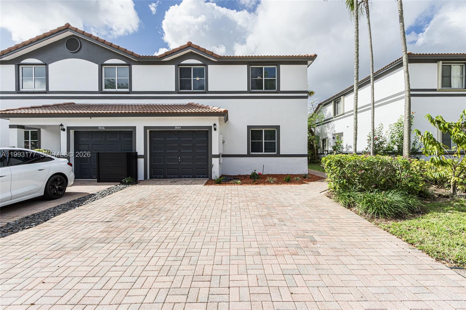 A11993177 Property Photo 2