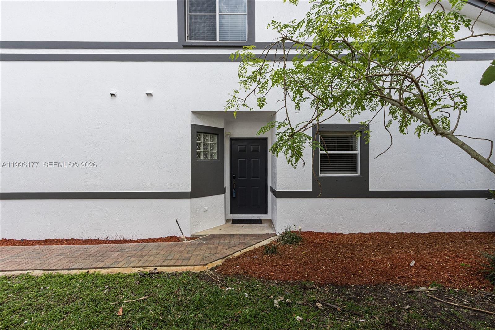 A11993177 Property Photo 3