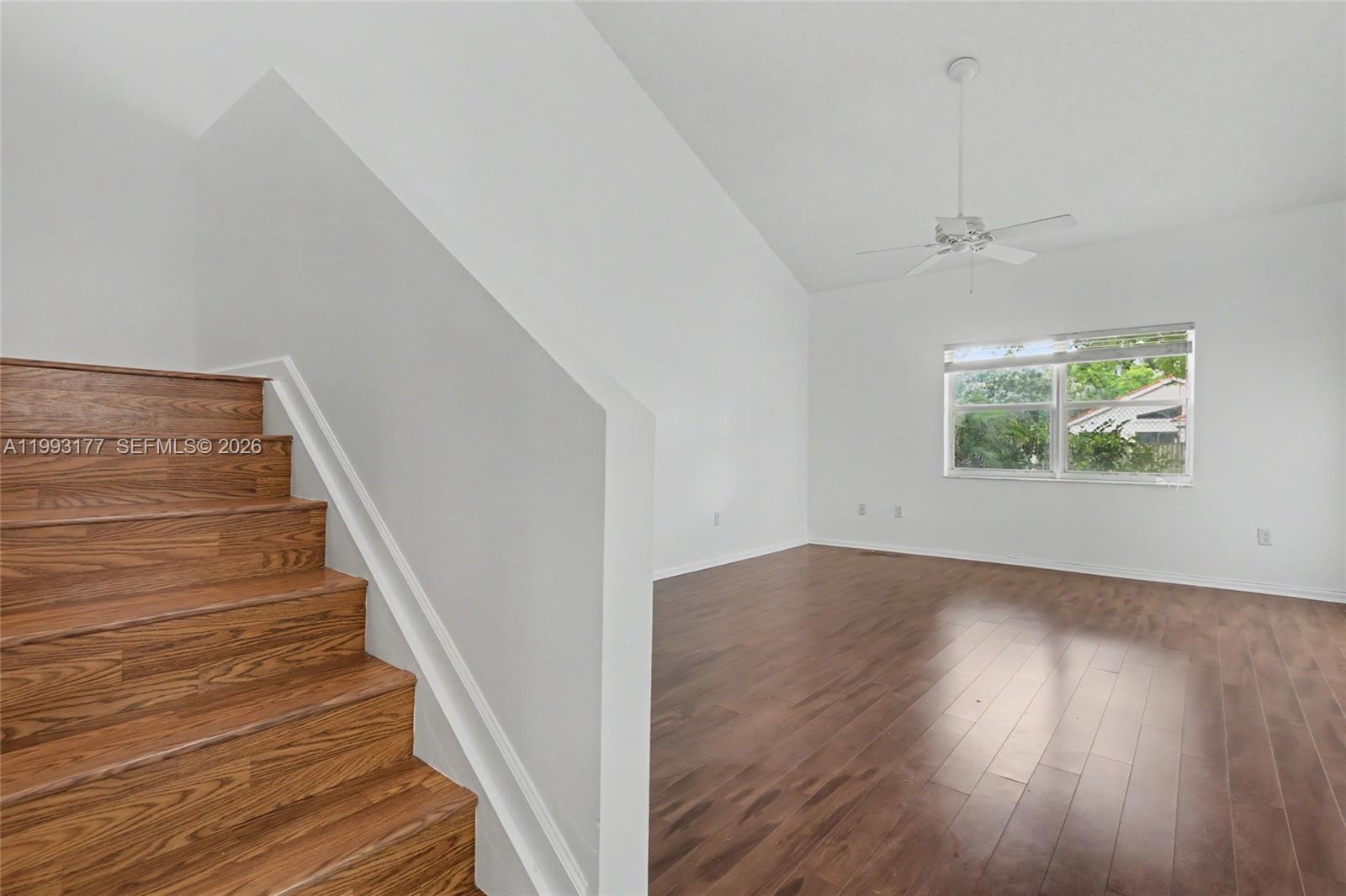 A11993177 Property Photo 12