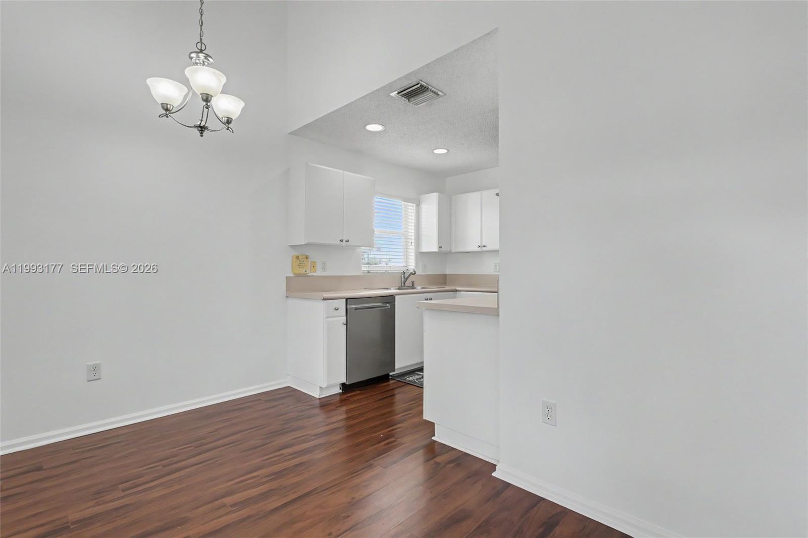 A11993177 Property Photo 18
