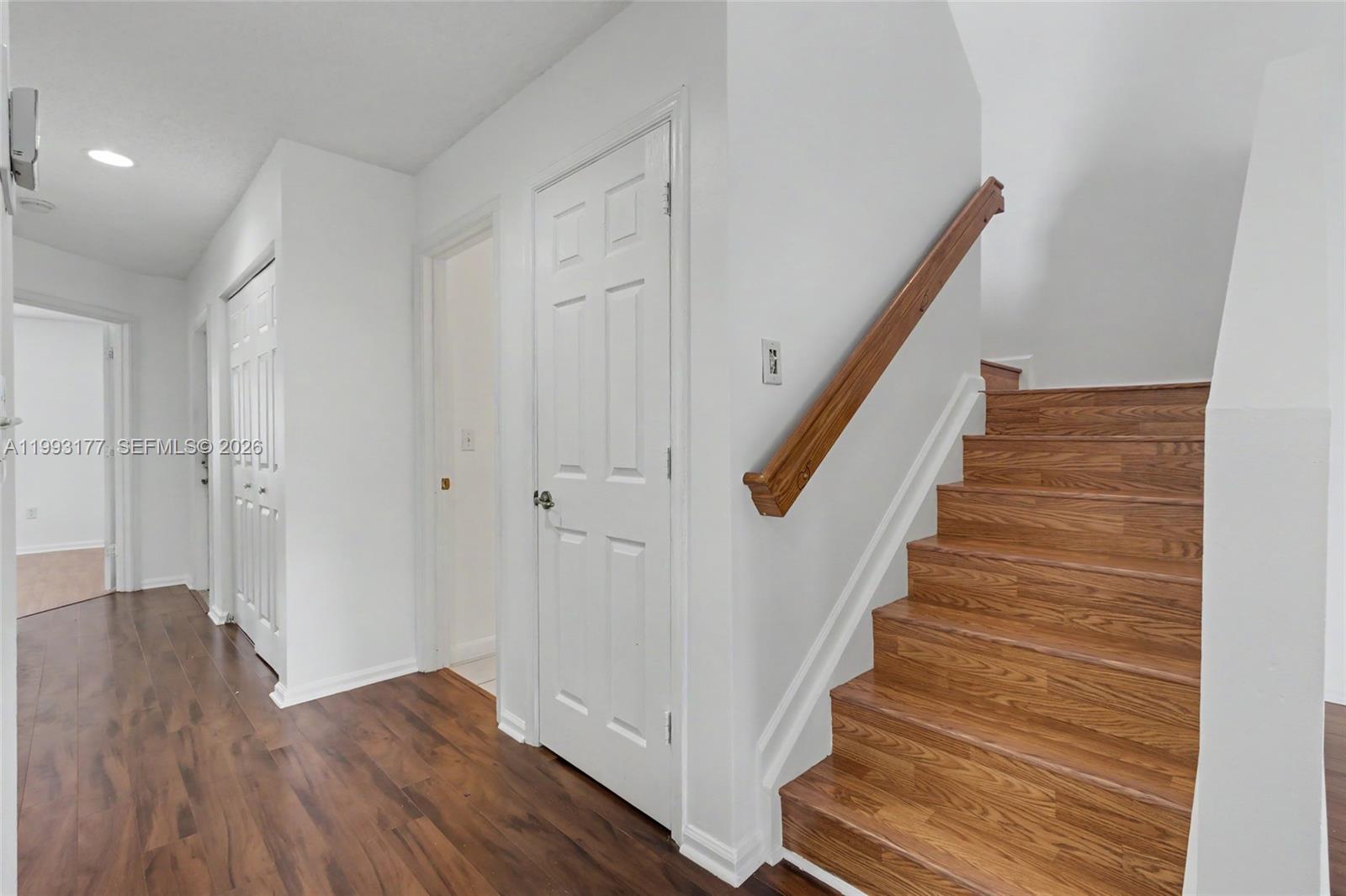 A11993177 Property Photo 26