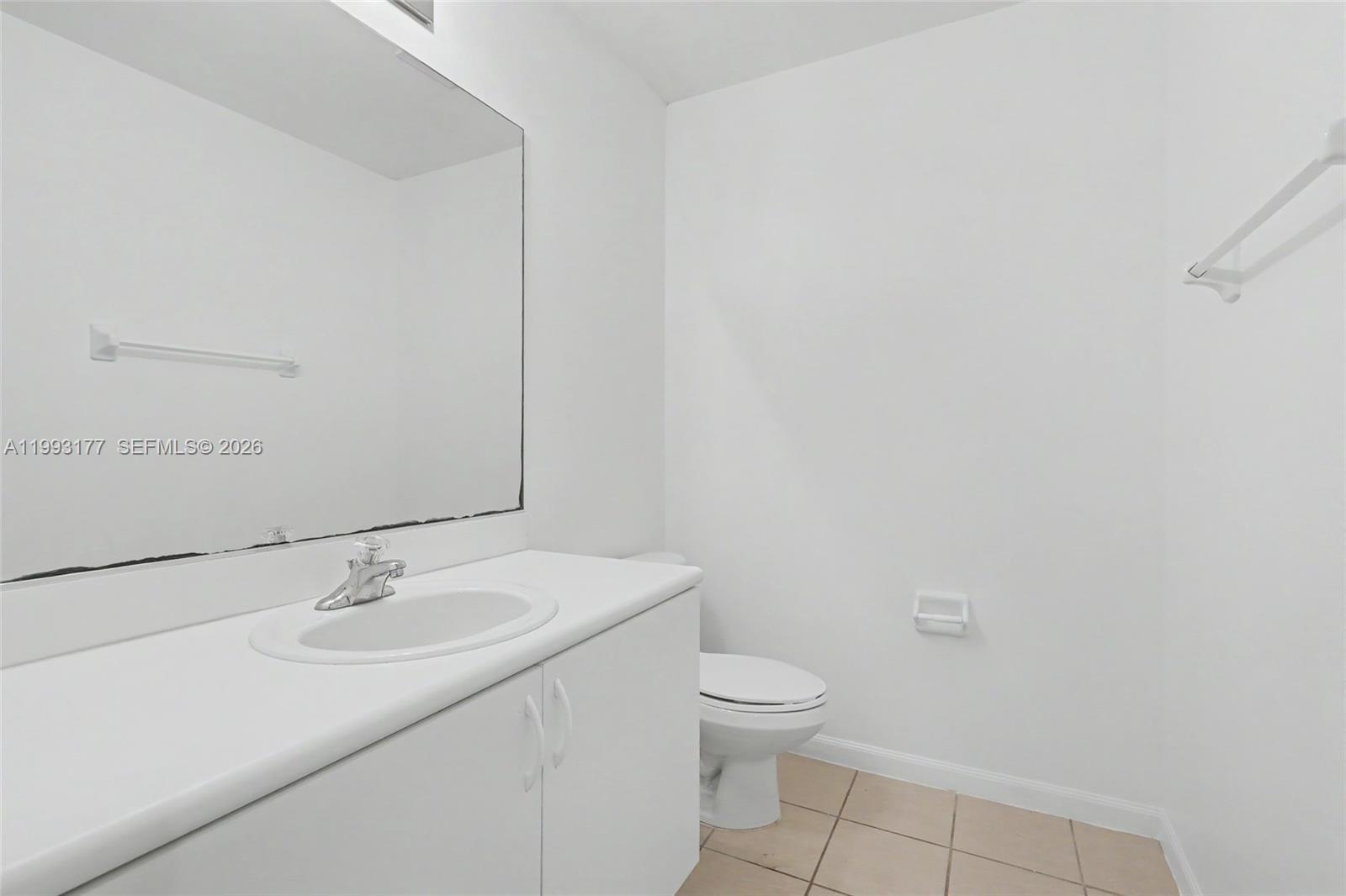 A11993177 Property Photo 28
