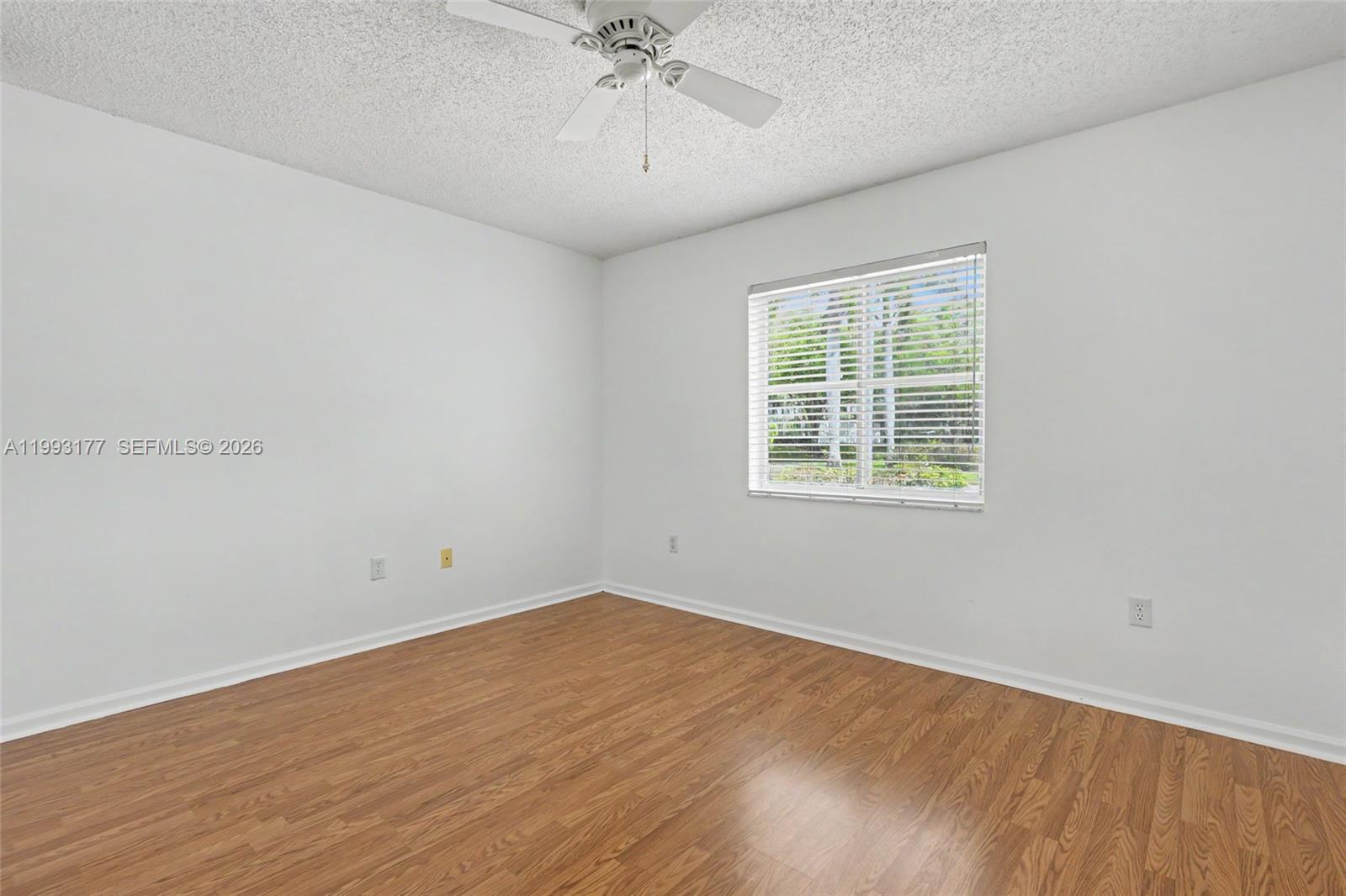 A11993177 Property Photo 30