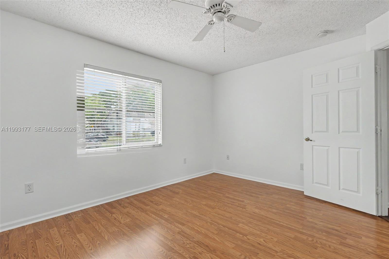 A11993177 Property Photo 33