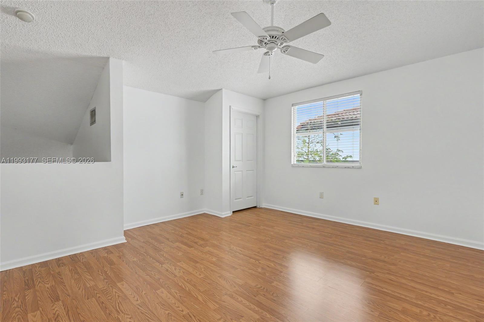 A11993177 Property Photo 38