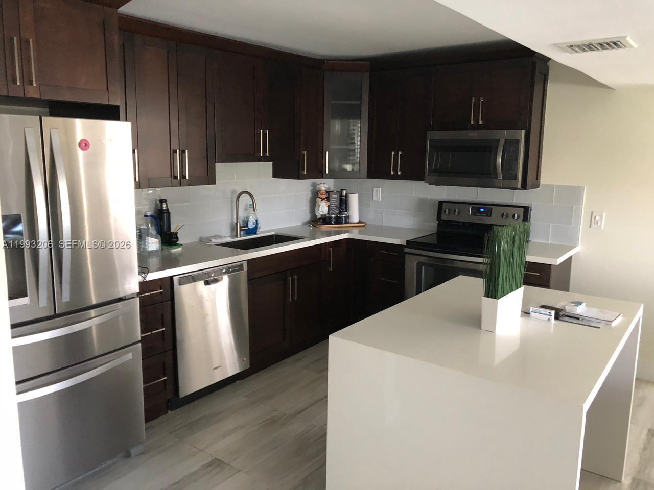 7135 Collins Avenue 525 Property Photo 1