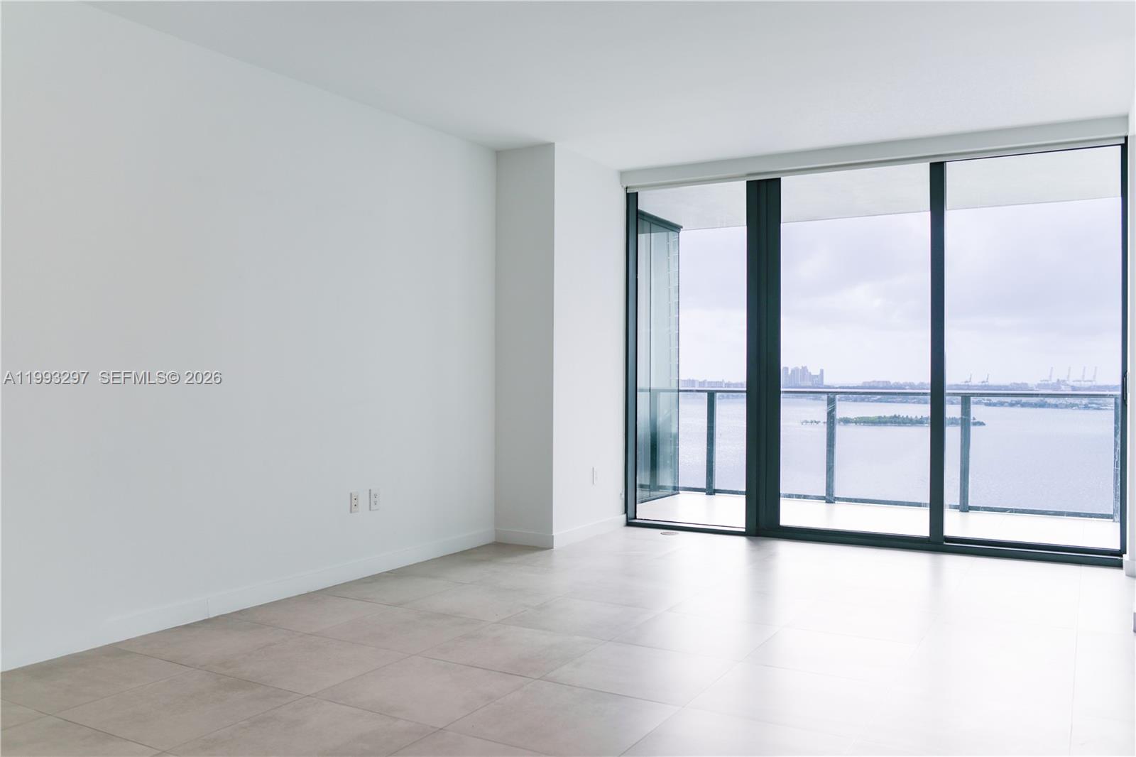 650 Ne 32nd Street 2104 Property Photo 11