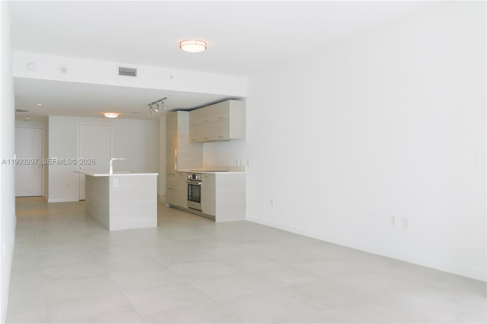 650 Ne 32nd Street 2104 Property Photo 14