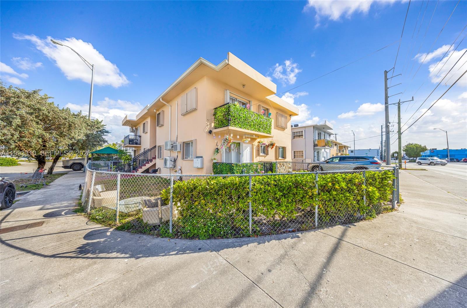 955 W 23rd Street