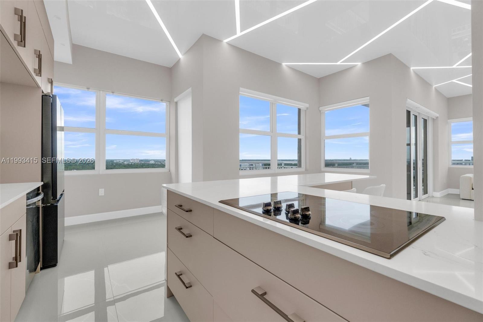 18011 Biscayne Boulevard Ph04 Property Photo 3