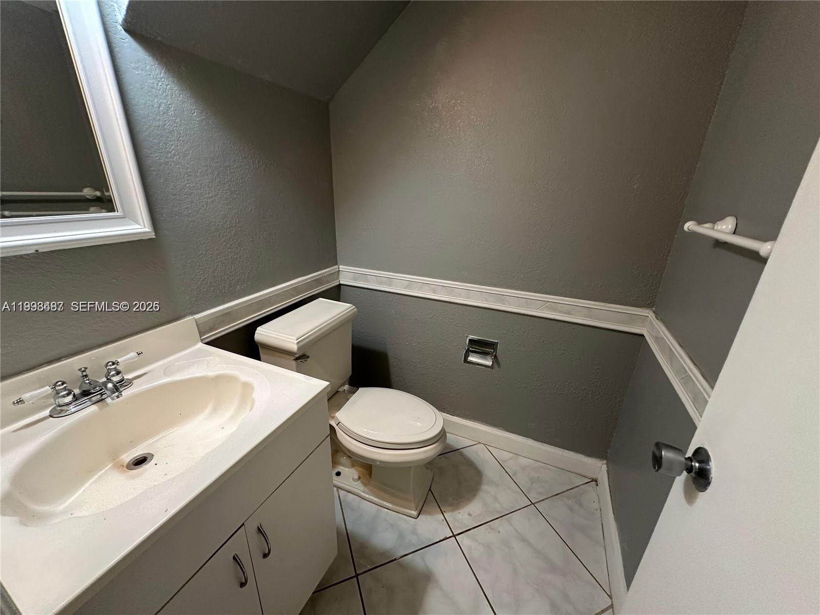 8005 Lagos De Campo Boulevard L-4 Property Photo 6
