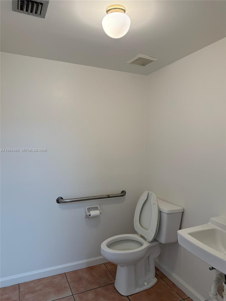 A11993488 Property Photo 8