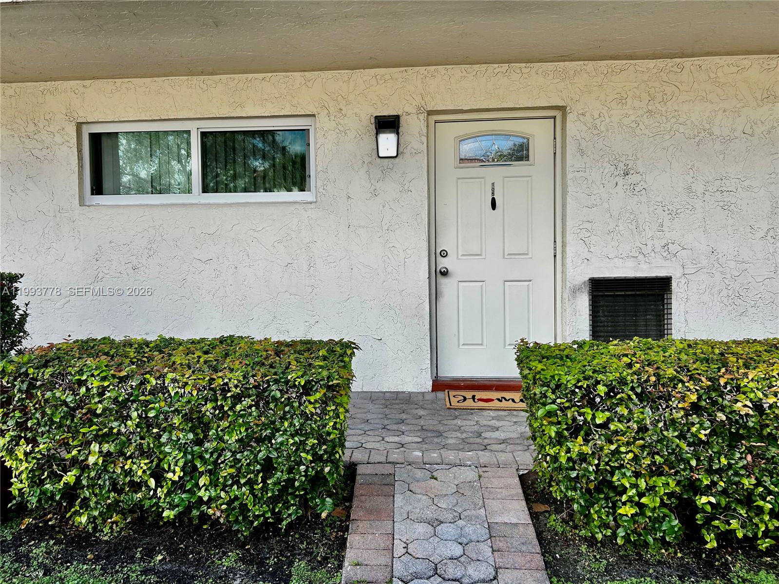 411 S Hollybrook Drive 105 Property Photo 1