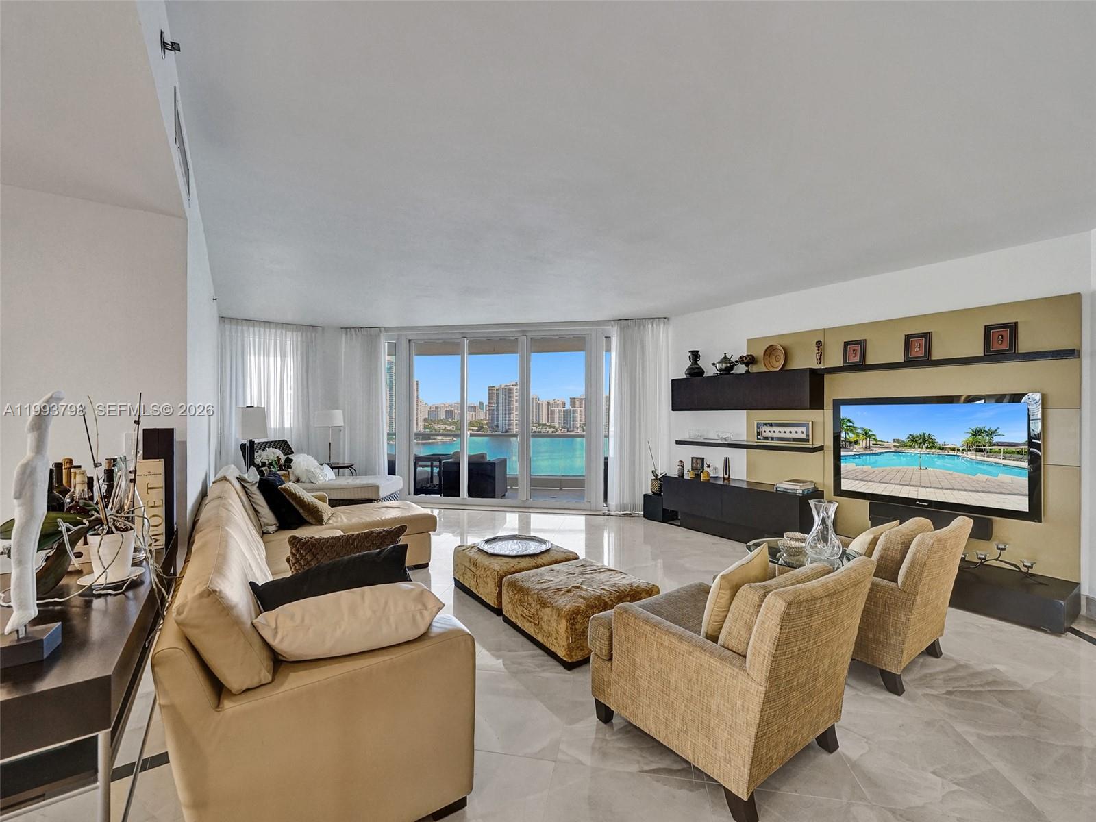 7000 Island Boulevard 1207